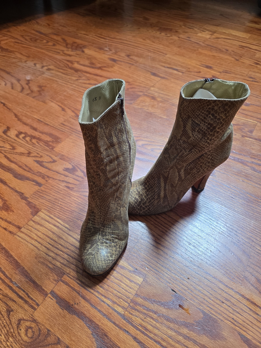Martinez Valero Vintage Snakeskin Embossed Leather Ankle Boots Size 6.5B Spain